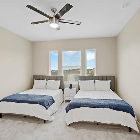 Newly Built Stylish Retreat With Designer Kitchen - Near Park & Beach Corpus Christi Exterior photo